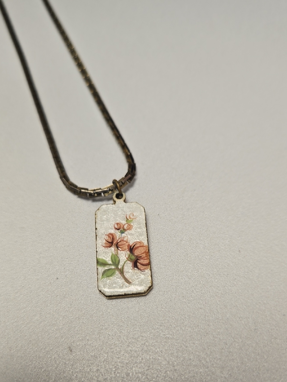 Floral Rectangular Pendant Necklace - White & Pink